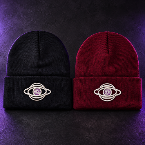 Bonnets STUDIO SAGLIO noir et rouge avec logo, vue rapprochée