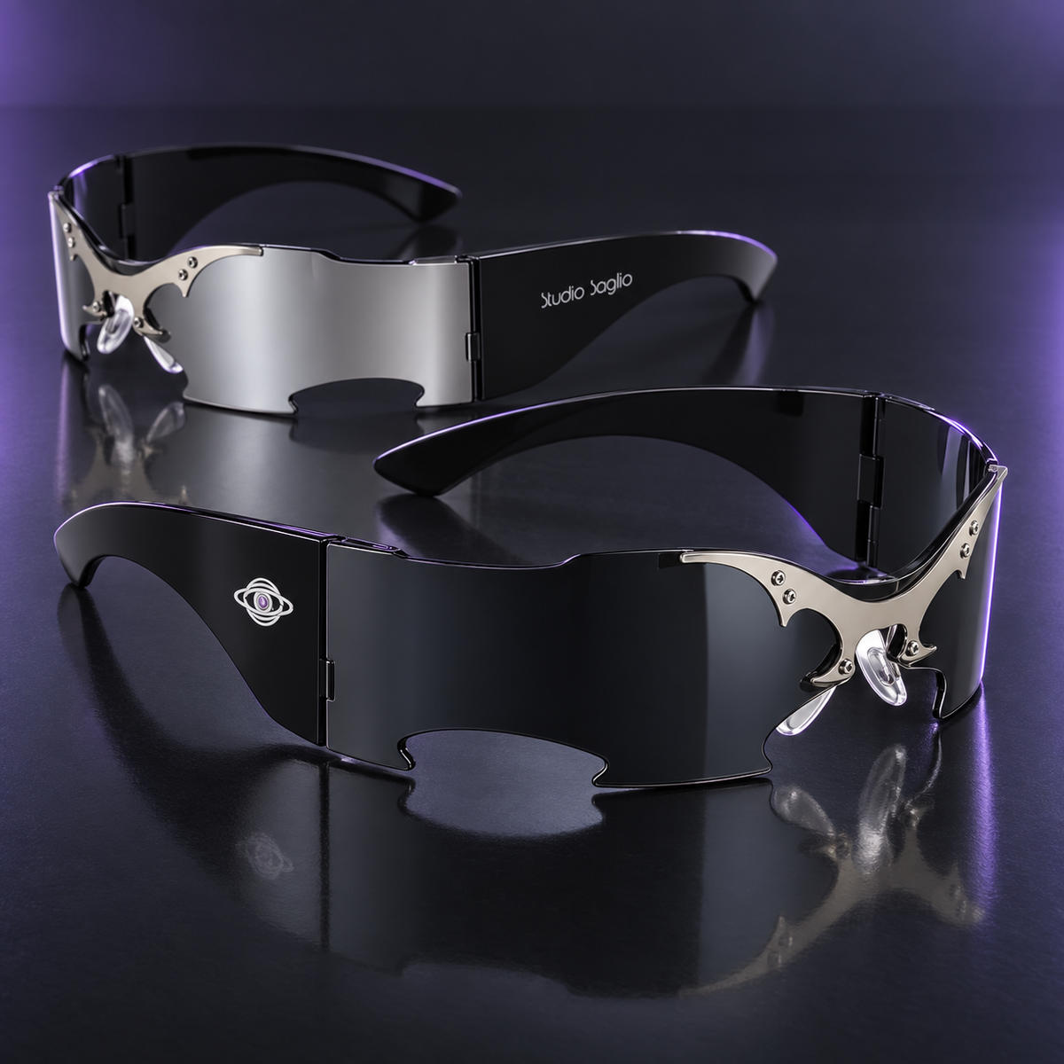 Lunettes de soleil techno STUDIO SAGLIO noires et argent, vue rapprochée